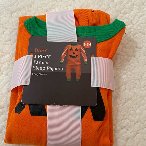 🆕 Target Infant 🎃 Pumpkin Halloween Sleep N Play, 3-6Mos, One Piece Sleep PJs - Picture 2 of 3